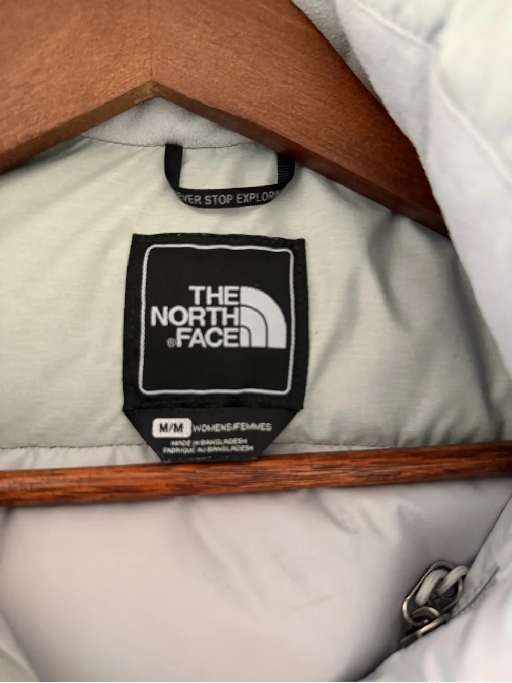 The North Face light gray puffer vest Medium down filled‎ blend winter outdoors